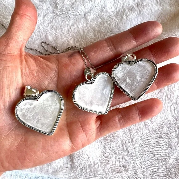 925 New Stock! Raw Selenite ❤️ Heart Pendants Necklace - Picture 3 of 4